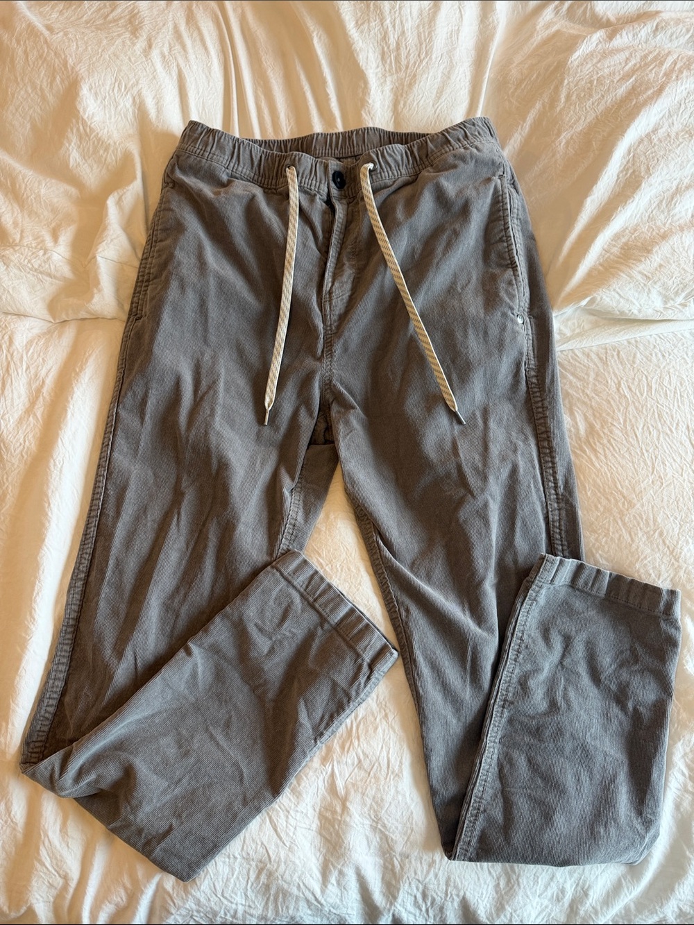 Vuori Men's Corduroy Drawstring Pants - Gray